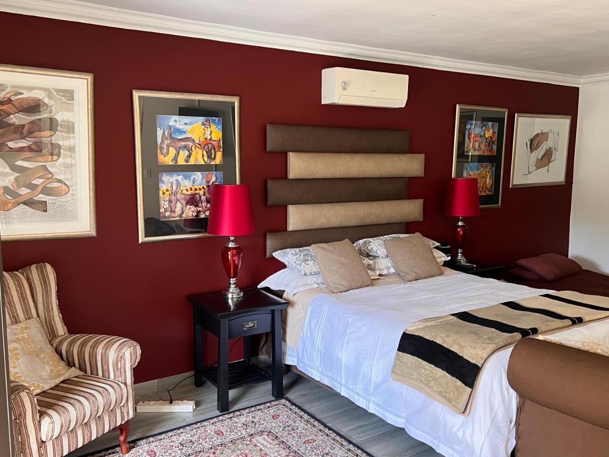 2 Op Terblanche Guesthouse Boksburg Kültér fotó