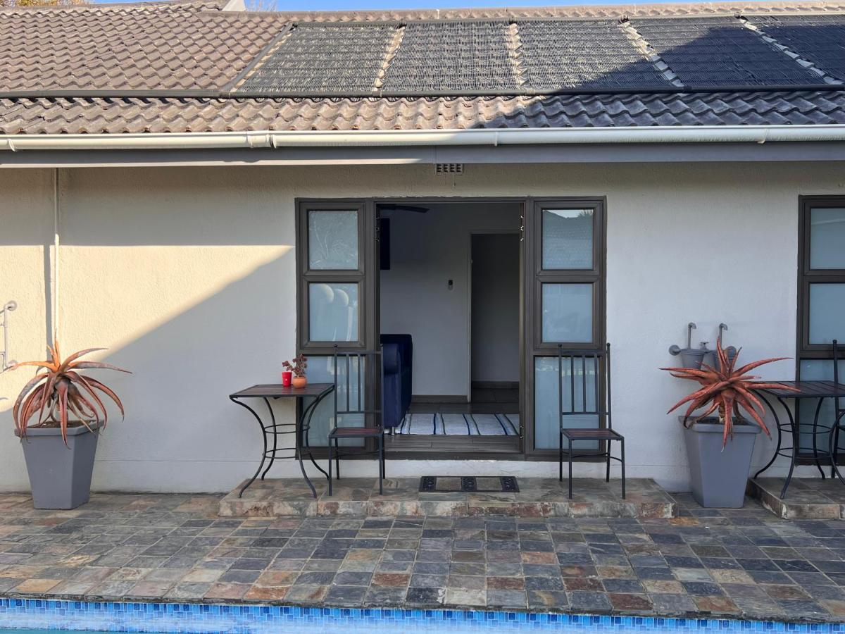 2 Op Terblanche Guesthouse Boksburg Kültér fotó