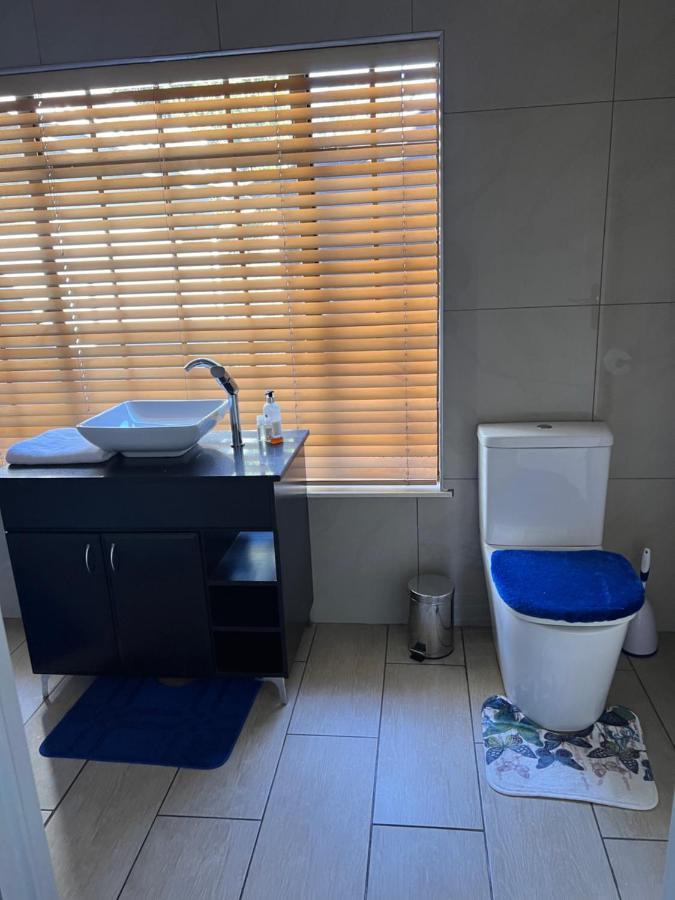 2 Op Terblanche Guesthouse Boksburg Kültér fotó