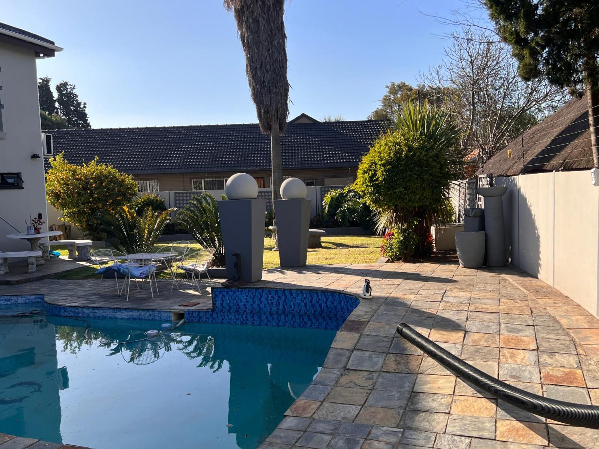 2 Op Terblanche Guesthouse Boksburg Kültér fotó