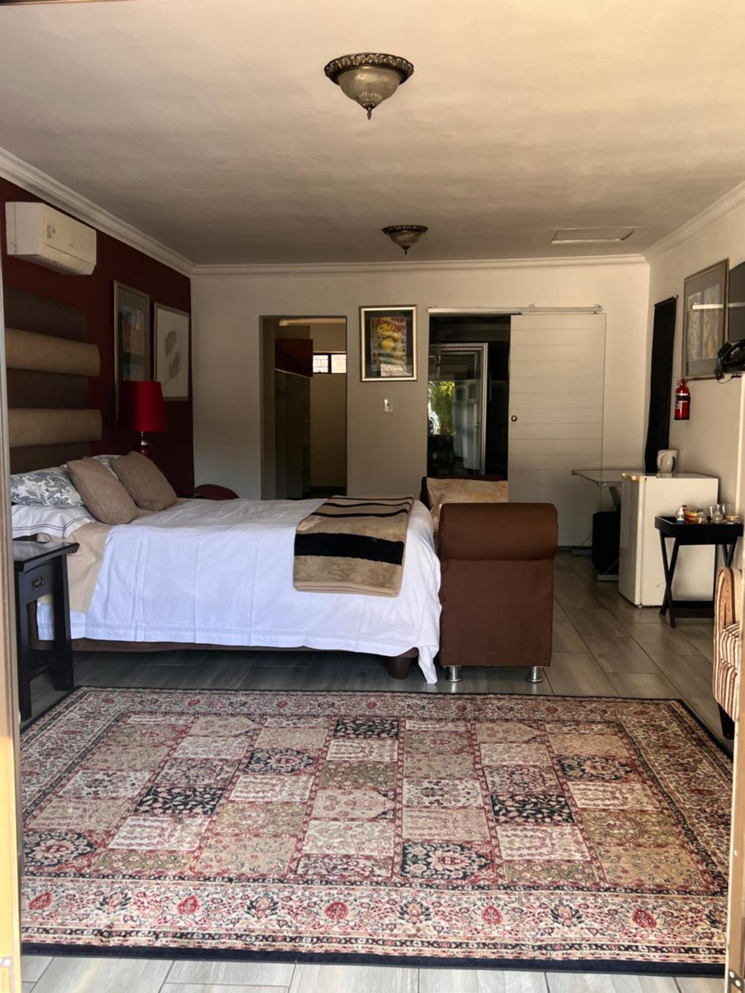 2 Op Terblanche Guesthouse Boksburg Kültér fotó