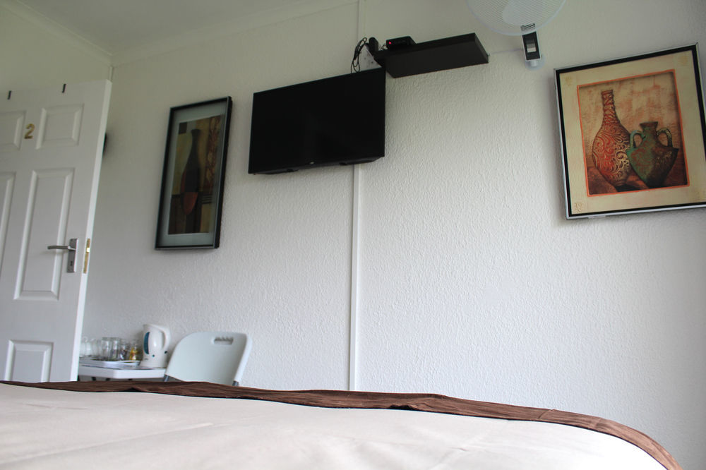 2 Op Terblanche Guesthouse Boksburg Kültér fotó