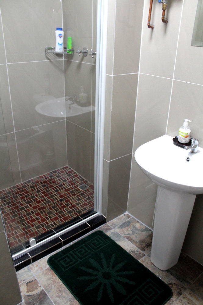 2 Op Terblanche Guesthouse Boksburg Kültér fotó